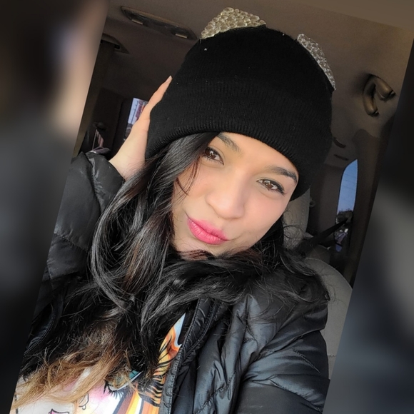 Meet your Posher, Jay's Boutique 💋 - Picture 3 of 10